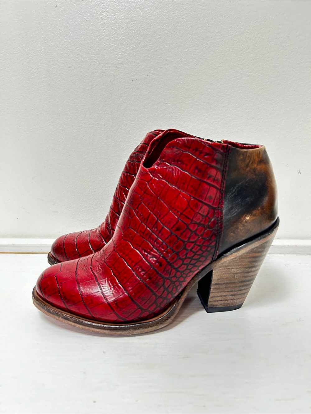 Freebird by Steven Detroit Distressed  Red Croco Embossed Ankle Boots Size 6